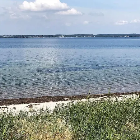 בית נופש 6 Person In *